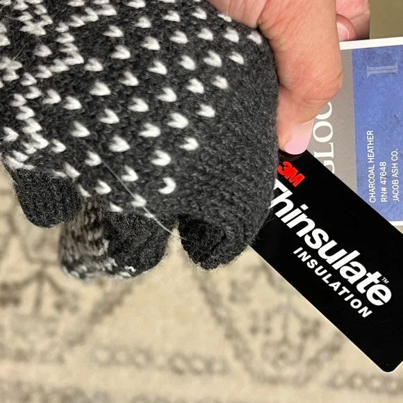 Igloos Black and White Snowflake Mittens - Picture 4 of 5